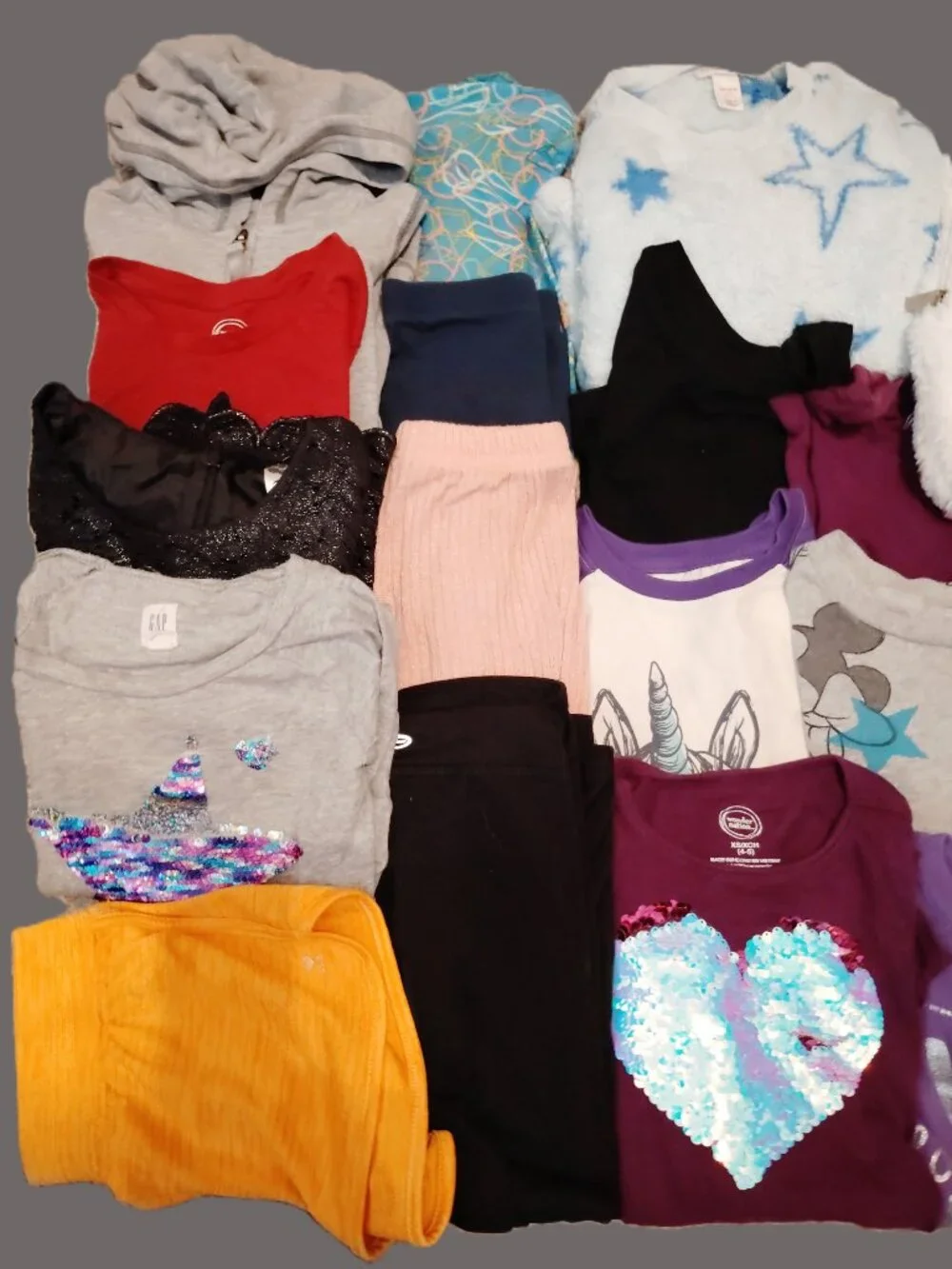 HUGE LOT OF CLOTHES TOPS LEGGINGS OUTFITS XERSION GAP CHAMPION~GIRLS SIZE XS 4/5